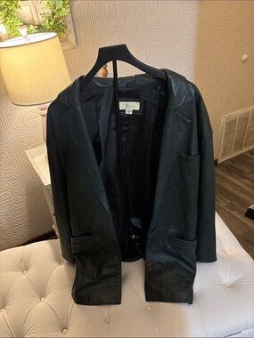Vintage 80s 100% Leather Cassidy Black Leather Jacket - Women's Tailored Fit